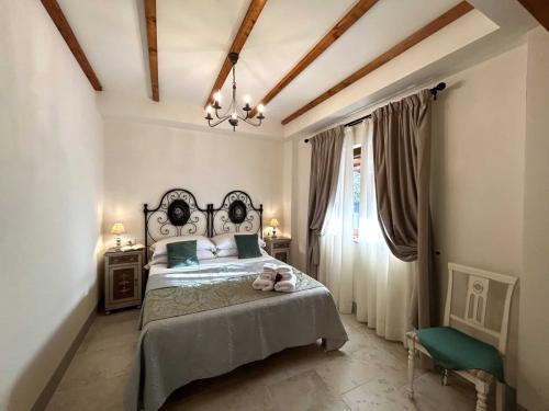 villa-fiume-tenuta-fiumara-bedroom-view